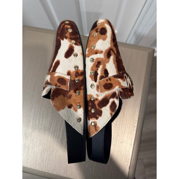 Gianni Bini Slip-On Cow Print Calf Hair Buckle Detail Mule Size 8.5M - Picture 6 of 7